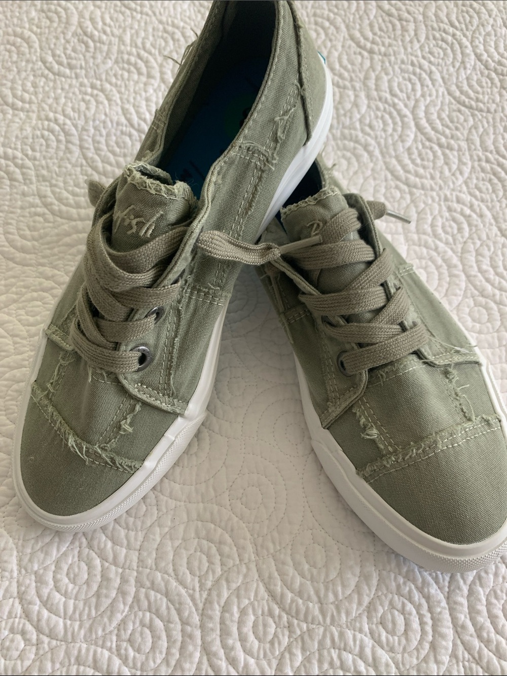 Blowfish tennis shoes pale green size 8 - Picture 6 of 6
